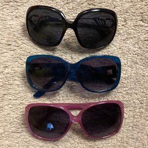 3 pairs of unbranded sunglasses